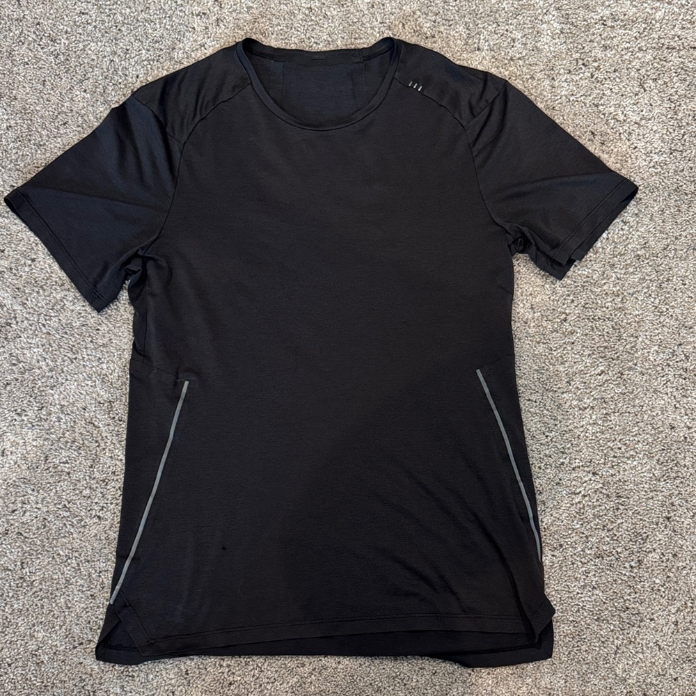 lululemon athletica Black Short Sleeve Tee